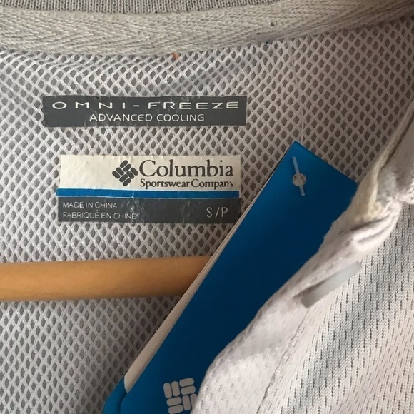 𝅺WOMEN’S size small Columbia shirt.  Baby blue and grey. BNWT. - Picture 3 of 5